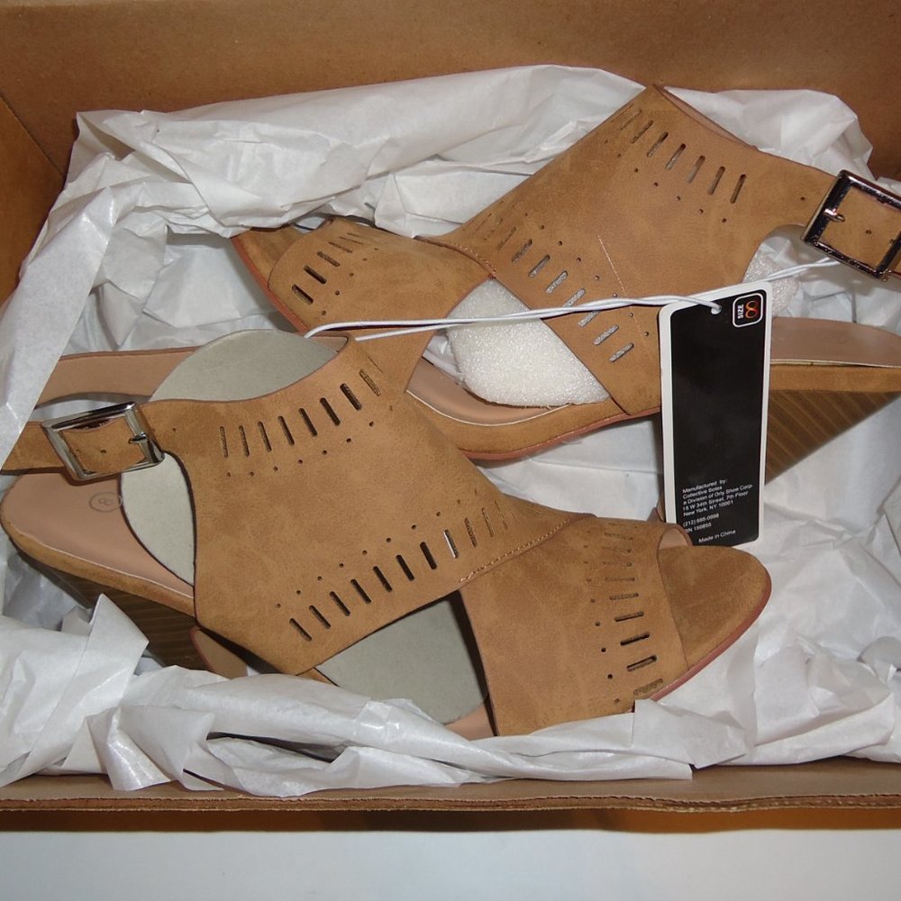 Vegan  Leather Booties NEW - Picture 10 of 15